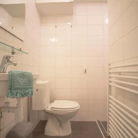 Appartement Stop & 2 *